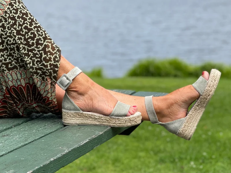 Women's Ankle - Strap Sandals with a Block Heel in Red for a Sophisticated Style Women's Ankle - Strap Sandals with a Block Heel in Red for a Sophisticated Style Women's Ankle - Strap Sandals with a Block Heel in Red for a Sophisticated Style Gaimo Bella available in 4 colours