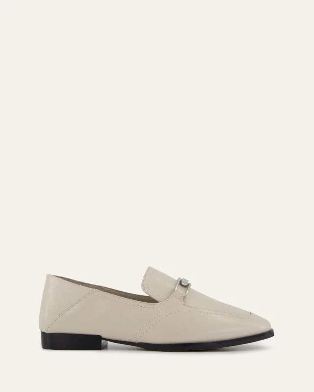 Women's Fur - Lined Loafers in Tan for a Cozy Winter Option Women's Fur - Lined Loafers in Tan for a Cozy Winter Option RILEY LOAFERS BONE CRINKLE LEATHER Women's Fur - Lined Loafers in Tan for a Cozy Winter Option Women's Fur - Lined Loafers in Tan for a Cozy Winter Option RILEY LOAFERS BONE CRINKLE LEATHER
