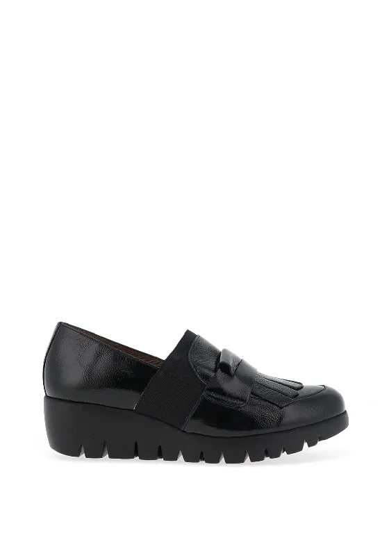 Women's Geometric - Patterned Loafers in Multicolor for a Fashion - Forward Look Wonders Kenai Patent Leather Loafer, Negro