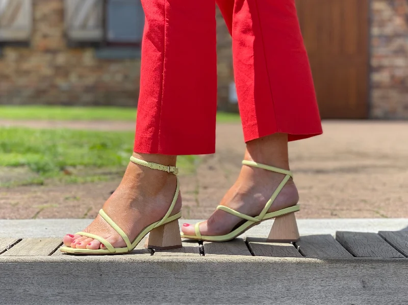 Women's Sandals with a Glitter - Coated Strap in Gold for a Sparkly Summer Outfit Women's Sandals with a Glitter - Coated Strap in Gold for a Sparkly Summer Outfit Women's Sandals with a Glitter - Coated Strap in Gold for a Sparkly Summer Outfit Carrano Fry available in 4 colours Women's Sandals with a Glitter - Coated Strap in Gold for a Sparkly Summer Outfit Women's Sandals with a Glitter - Coated Strap in Gold for a Sparkly Summer Outfit Women's Sandals with a Glitter - Coated Strap in Gold for a Sparkly Summer Outfit Carrano Fry available in 4 colours