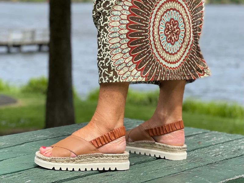 Women's Sandals with a Glitter - Coated Strap in Gold for a Sparkly Summer Outfit Women's Sandals with a Glitter - Coated Strap in Gold for a Sparkly Summer Outfit Women's Sandals with a Glitter - Coated Strap in Gold for a Sparkly Summer Outfit Gaimo Isa available in 3 colours