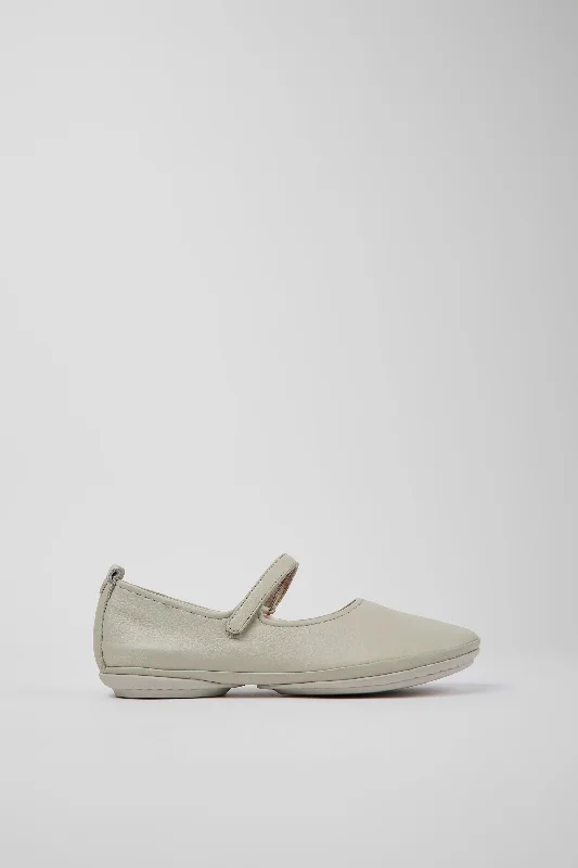 lt. pastel grey