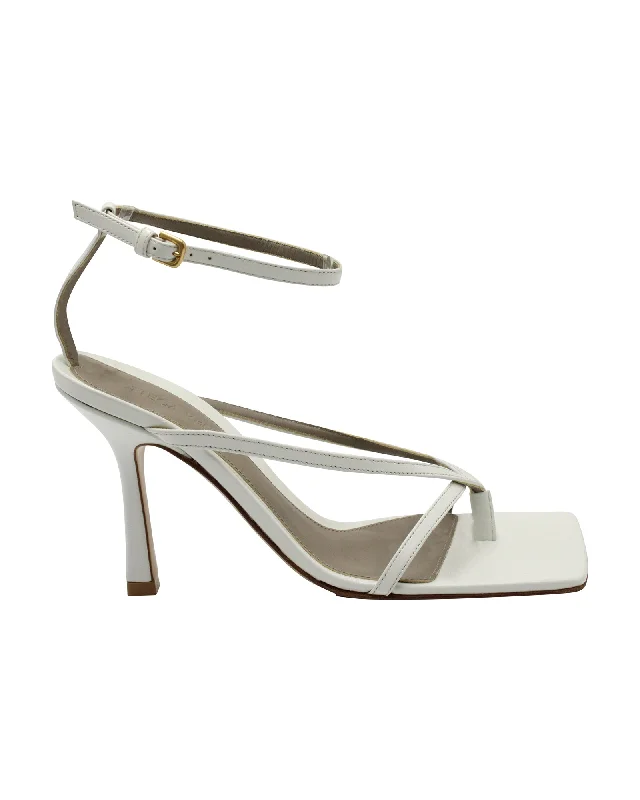 Women's Ankle - Strap Sandals with a Block Heel in Red for a Sophisticated StyleBottega Veneta Stretch Ankle Strap Sandals in White Leather Women's Ankle - Strap Sandals with a Block Heel in Red for a Sophisticated StyleBottega Veneta Stretch Ankle Strap Sandals in White Leather