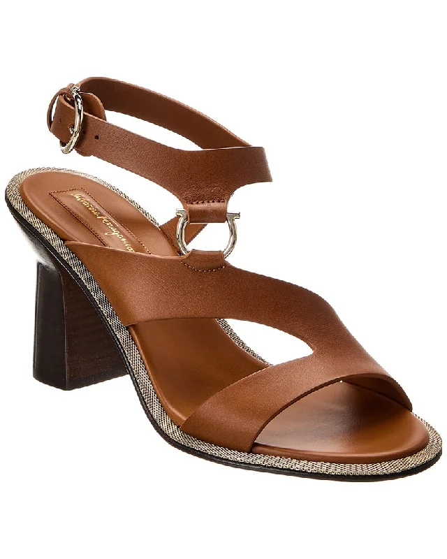 Anti - Slip Women's Sandals with a Grooved Sole in Green for Outdoor AdventuresFerragamo Mapi Leather Sandal Anti - Slip Women's Sandals with a Grooved Sole in Green for Outdoor AdventuresFerragamo Mapi Leather Sandal