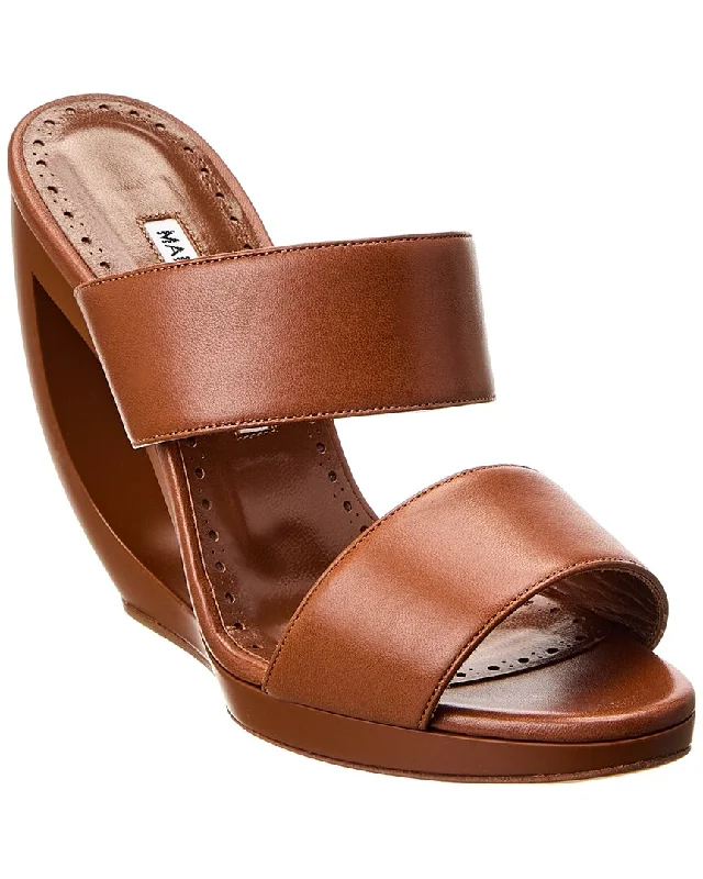 Shock - Absorbing Women's Sandals with a Soft Insole in Black for Active LifestylesManolo Blahnik Welli 105 Leather Sandal Shock - Absorbing Women's Sandals with a Soft Insole in Black for Active LifestylesManolo Blahnik Welli 105 Leather Sandal