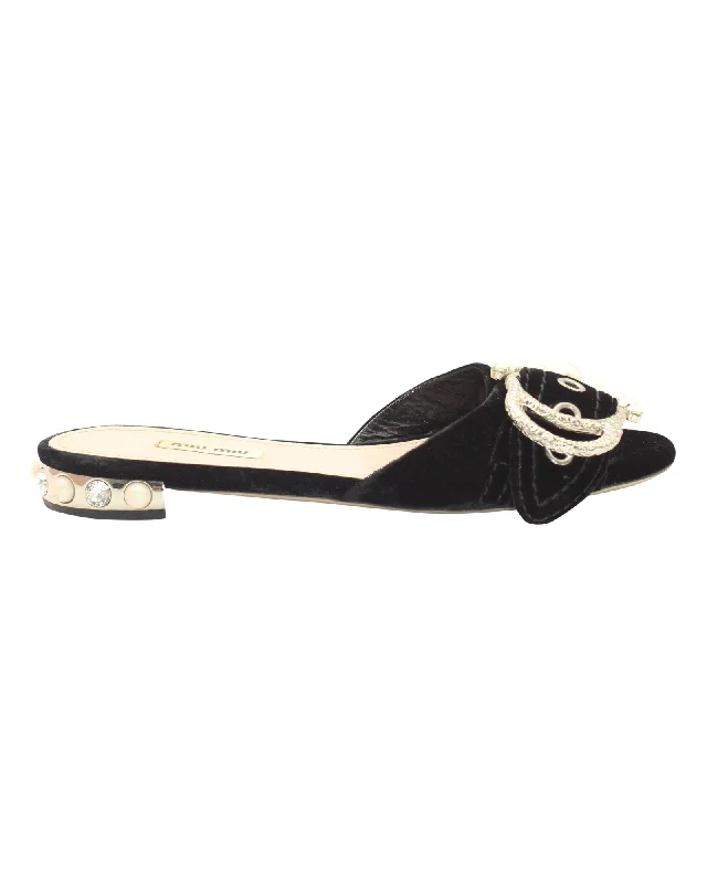 Anti - Slip Women's Sandals with a Grooved Sole in Green for Outdoor AdventuresMiu Miu Pearl Embellished Buckle Flat Sandals in Black Velvet Anti - Slip Women's Sandals with a Grooved Sole in Green for Outdoor AdventuresMiu Miu Pearl Embellished Buckle Flat Sandals in Black Velvet