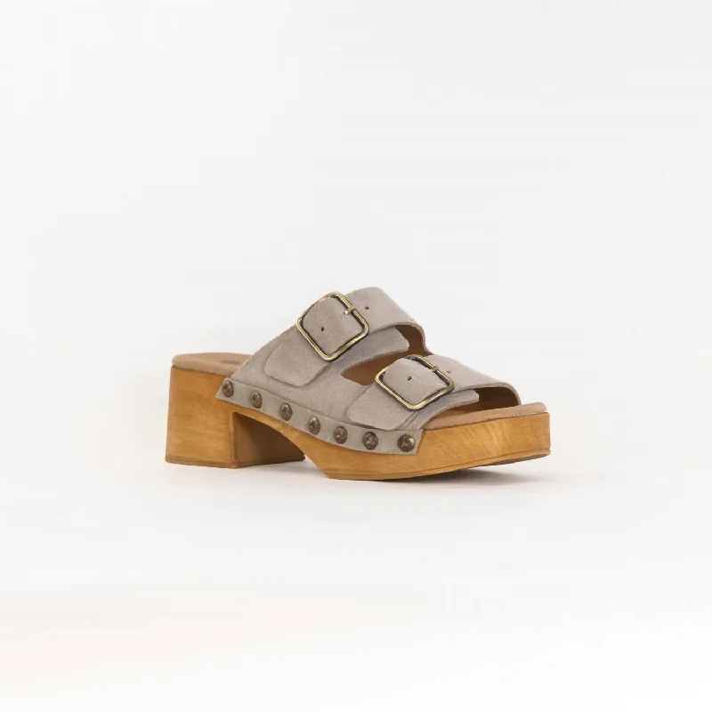 Adjustable Strap Women's Sandals with a Padded Heel in Pink for a Custom FitWomen's Austin Sandal In Beige Adjustable Strap Women's Sandals with a Padded Heel in Pink for a Custom FitWomen's Austin Sandal In Beige