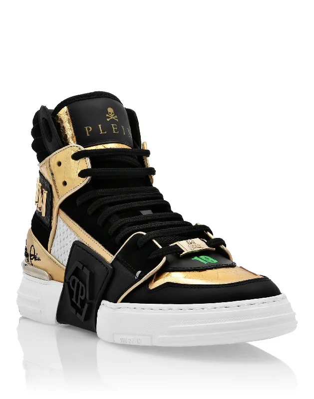 Patterned Print Women's Sneakers in Floral Designs for a Feminine and Fashion - Forward LookHI-TOP SNEAKERS PHANTOM KICK$ PYTHON GOLD HEXAGON Patterned Print Women's Sneakers in Floral Designs for a Feminine and Fashion - Forward LookHI-TOP SNEAKERS PHANTOM KICK$ PYTHON GOLD HEXAGON