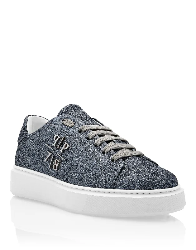 dark grey/white