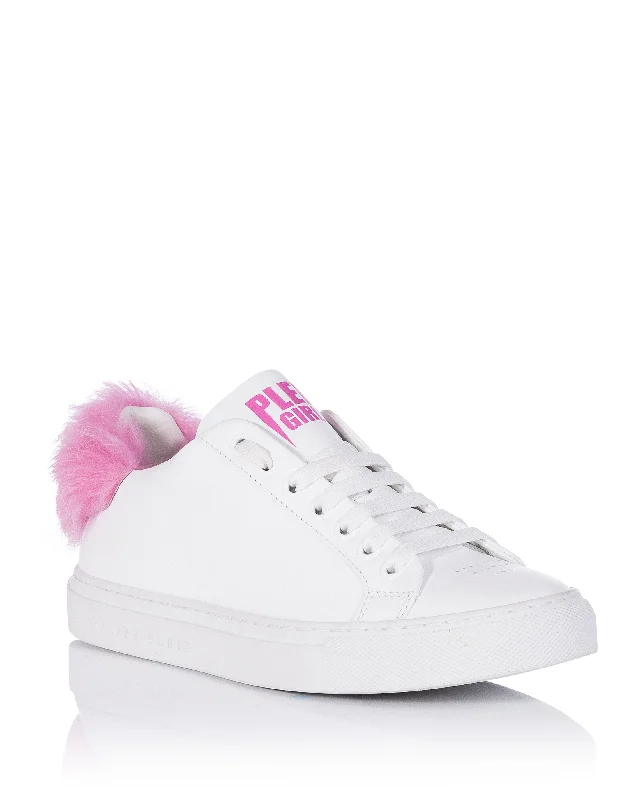 white / rose