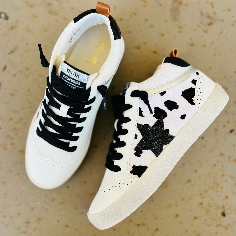 Sparkly Rhinestone - Embellished Women's Sneakers for a Glamorous and Eye - Catching LookOxford Moo'd Sneakers Sparkly Rhinestone - Embellished Women's Sneakers for a Glamorous and Eye - Catching LookOxford Moo'd Sneakers