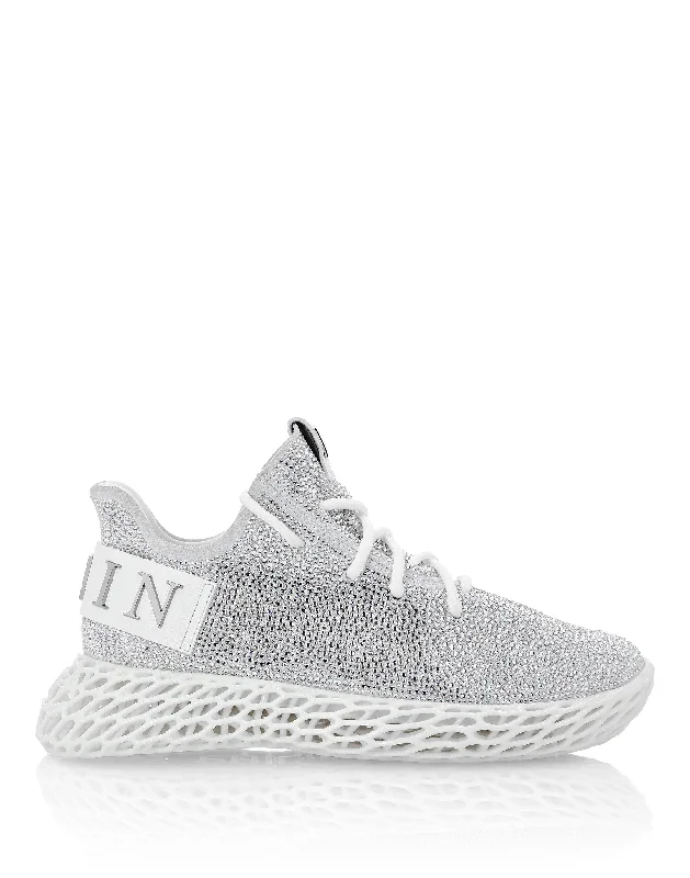 Chunky - Sole Women's Platform Sneakers in White for a Trendy Street Style LookRUNNER SNEAKERS $KELETON SUEDE WITH STRASS Chunky - Sole Women's Platform Sneakers in White for a Trendy Street Style LookRUNNER SNEAKERS $KELETON SUEDE WITH STRASS