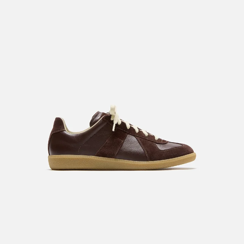 Women's Sneakers with Removable Insoles for Easy Cleaning and CustomizationMaison Margiela WMNS Replica Sneakers - Chic Brown Women's Sneakers with Removable Insoles for Easy Cleaning and CustomizationMaison Margiela WMNS Replica Sneakers - Chic Brown