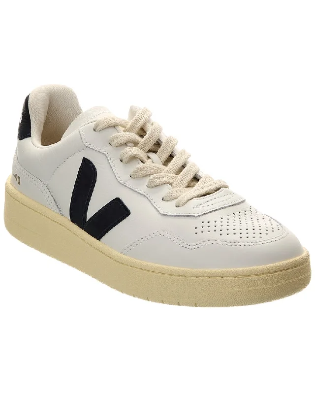 Lace - Up Women's Athletic Sneakers with Shock - Absorbing Midsoles for Intense WorkoutsVEJA V-90 Leather Sneaker