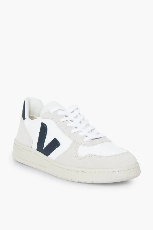 Retro - Style Women's Sneakers in Pastel Colors for a Nostalgic and Fashionable VibeWhite Nautico V-10 Sneakers