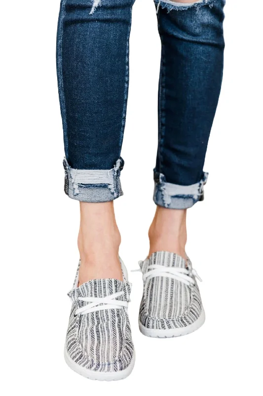 Women's Sneakers with Hidden Wedges for a Subtle Height Boost and Added StyleWomen's Chaska Sneakers In White/black Women's Sneakers with Hidden Wedges for a Subtle Height Boost and Added StyleWomen's Chaska Sneakers In White/black