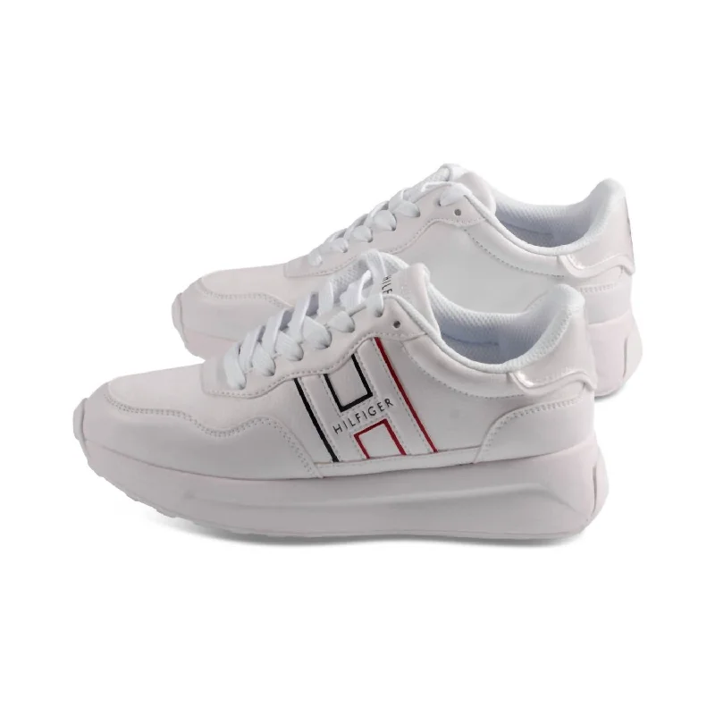 Retro - Style Women's Sneakers in Pastel Colors for a Nostalgic and Fashionable VibeWomen's Dhante Sneaker In White