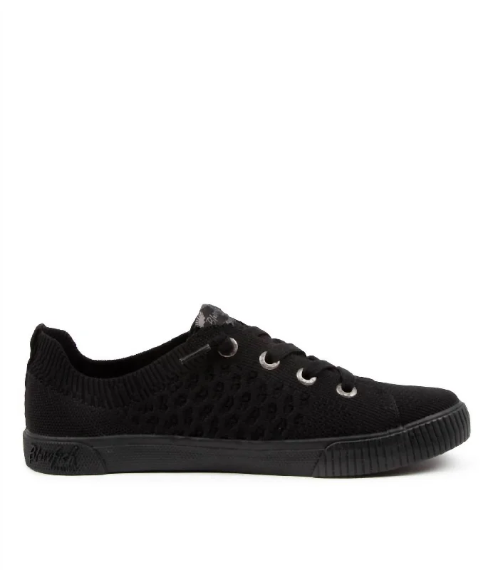 Women's Sneakers with Heel - Stabilizing Technology for Better Balance During RunningWomen's Free Spirit Sneaker In Black