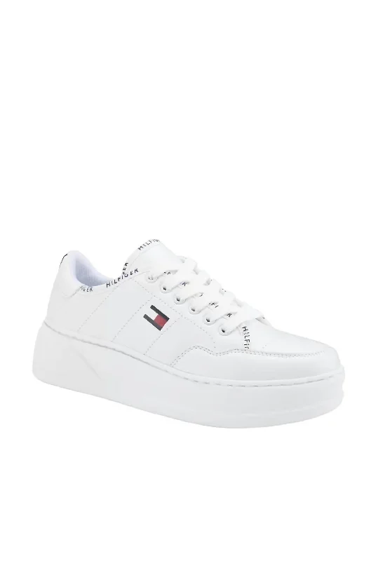 Retro - Style Women's Sneakers in Pastel Colors for a Nostalgic and Fashionable VibeWomen's Grazie Lightweight Lace Up Sneakers In White