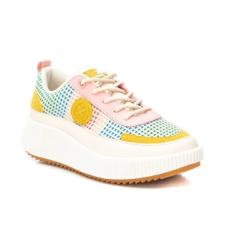 Lightweight Knit Women's Sneakers with Arch Support for All - Day ComfortWomen's Platform Sneakers In Orange Lightweight Knit Women's Sneakers with Arch Support for All - Day ComfortWomen's Platform Sneakers In Orange